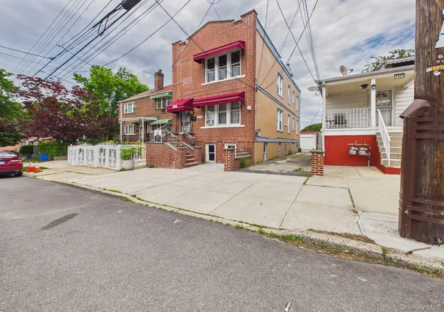 Photo 3 of Sale Pending at 2924 Yates Ave, New York, NY 10469 | MLS# 946056 | Listing updated on 2026-07-30