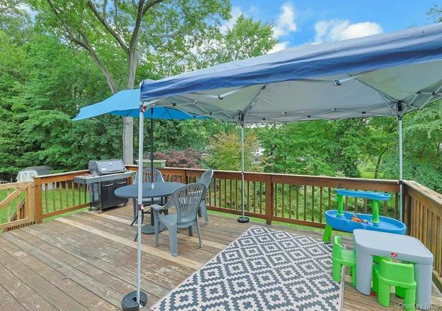 Photo 3 of Sale Pending at 42 Briarwood Dr, Clarkstown, NY 10956 | MLS# 946593 | Listing updated on 2026-08-15