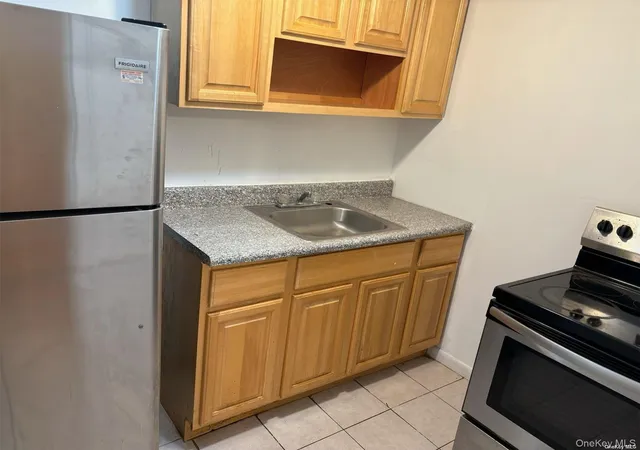 Photo 2 of Single family home for sale at 686 E 223rd Street #B, Bronx, NY 10466 | MLS# 946601 | Listing updated on 2025-12-30