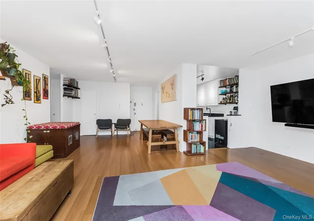 Photo 3 of House for sale at 2500 Johnson Ave #15G, New York, NY 10463 | MLS# 946622 | Listing updated on 2026-10-07