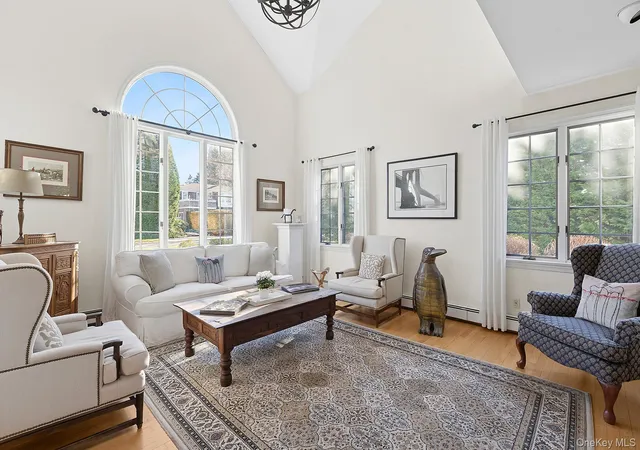 Photo 3 of Single family home for sale at 87 Gould St, East Hampton, NY 11937 | MLS# 946764 | Listing updated on 2026-09-30