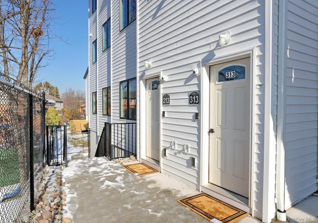 Photo 2 of Sale Pending at 4 Howard Dr #213, Ramapo, NY 10977 | MLS# 946796 | Listing updated on 2026-04-28