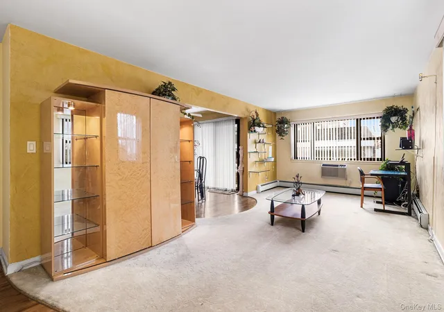 3rd image of 210 Fulton St, Oyster Bay, NY 11771