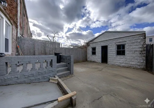 Photo 3 of Sale Pending at 114 48 200th Street, Saint Albans, NY 11412 | MLS# 947010 | Listing updated on 2026-04-09