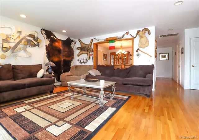 3rd image of 1078 Midland Ave, Bronxville, NY 10708 | MLS# 947077