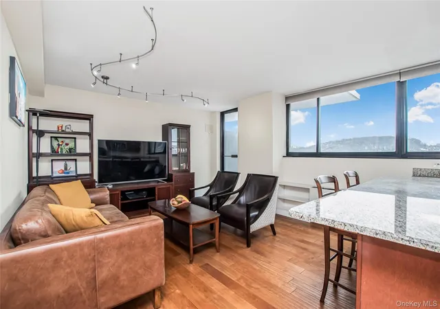 Homes for sale in New York, NY | 2287 Johnson Ave #6A, New York, NY 10463 | MLS# 947088