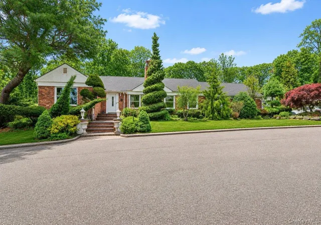 2nd image of 33 Fleets Cove Rd, Huntington, NY 11743 | MLS# 947246