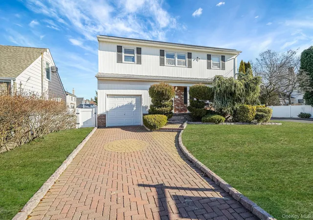 Single family home for sale at 2415 Babylon Turnpike, Merrick, NY 11566 | MLS# 947275 | Listing updated on 2026-02-26