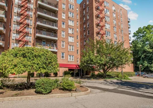 1st image of 245 Rumsey Rd #4K, Yonkers, NY 10701 | MLS# 947303