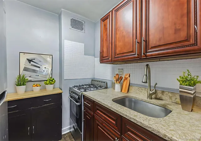 Photo 3 of House for sale at 99-10 60th Avenue #1A, New York, NY 11368 | MLS# 947466 | Listing updated on 2026-10-02