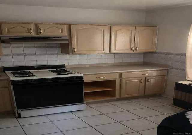Photo 3 of Single family home for sale at 118-18 190th Street, Saint Albans, NY 11412 | MLS# 947489 | Listing updated on 2026-06-22