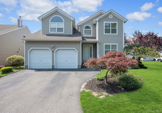 1st image of 24 Spinnaker Ln #24, Brookhaven, NY 11772 | MLS# 947545