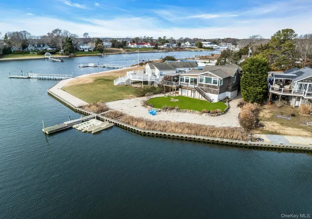 Photo 3 of Single family home for sale at 7 Springville Cir, Southampton, NY 11946 | MLS# 947546 | Listing updated on 2026-10-04