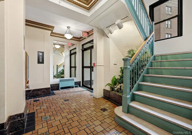 3rd image of 11 Alden Rd #1M, Larchmont, NY 10538 | MLS# 947618