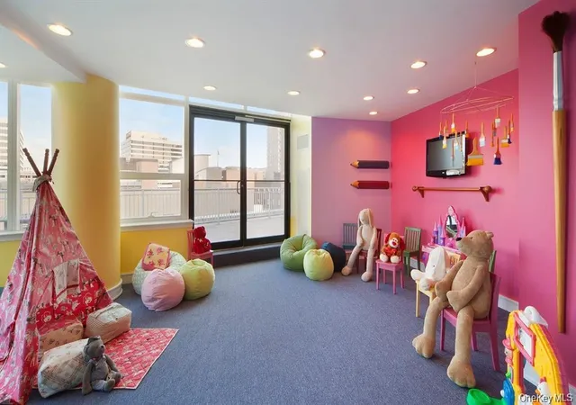 Photo 27 of Condo for sale at 1 Renaissance Sq #10A, White Plains, NY 10601 | MLS# 947672 | Listing updated on 2026-03-25