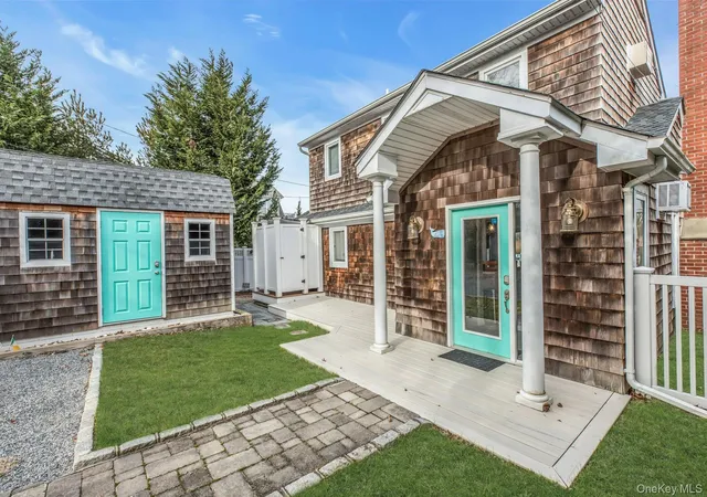 Photo 3 of Single family home for sale at 53 W End Ave, Southampton, NY 11942 | MLS# 947960 | Listing updated on 2026-08-22