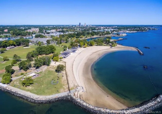 Homes for sale in New Rochelle, NY | 450 Pelham Rd #3B, New Rochelle, NY 10805 | MLS# 947991