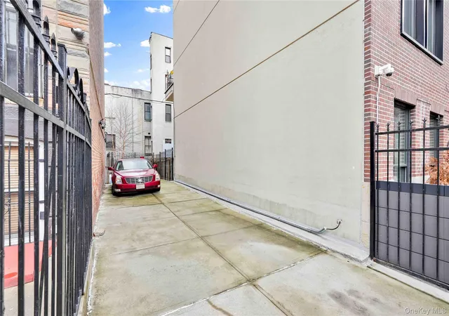22nd image of 63 Irving Pl, New York, NY 11238 | MLS# 948470