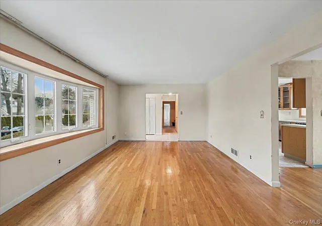 4th image of 39 Claire Ave, New Rochelle, NY 10804 | MLS# 948472