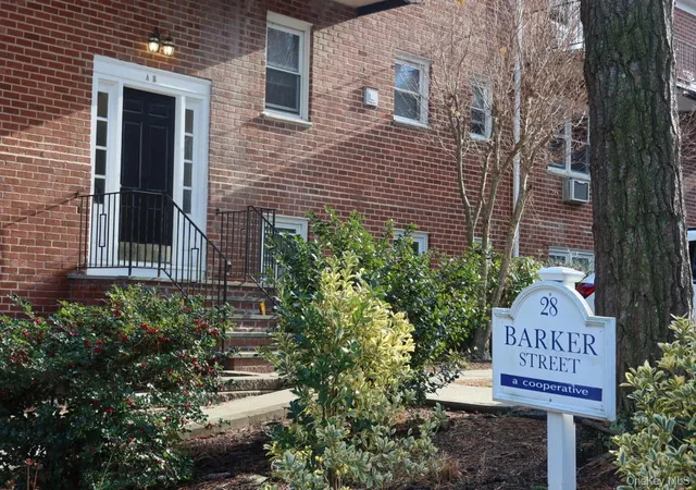 Homes for sale in Mount Kisco, NY | 28 Barker St, Mount Kisco, NY 10549