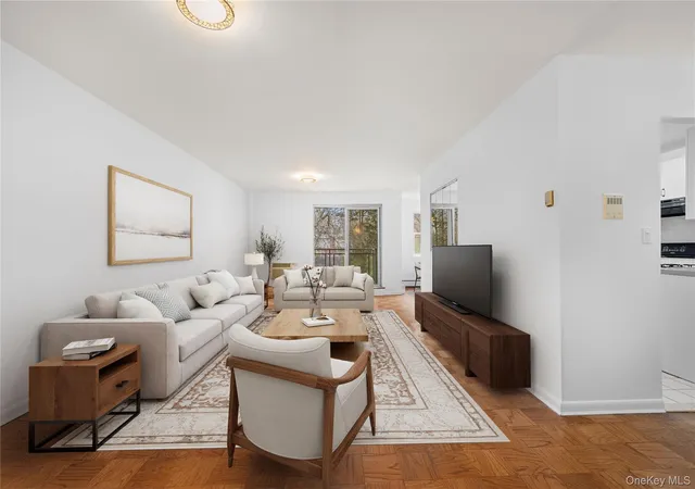 3rd image of 10 Ipswich Ave #4M, North Hempstead, NY 11021 | MLS# 948772