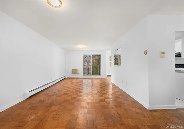 4th image of 10 Ipswich Ave #4M, North Hempstead, NY 11021 | MLS# 948772