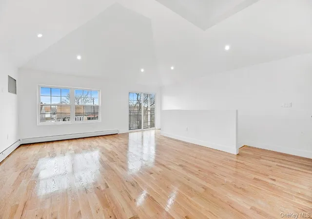 Photo 3 of House for sale at 72-31 Hillmeyer Ave, Arverne, NY 11692 | MLS# 948810 | Listing updated on 2026-04-16