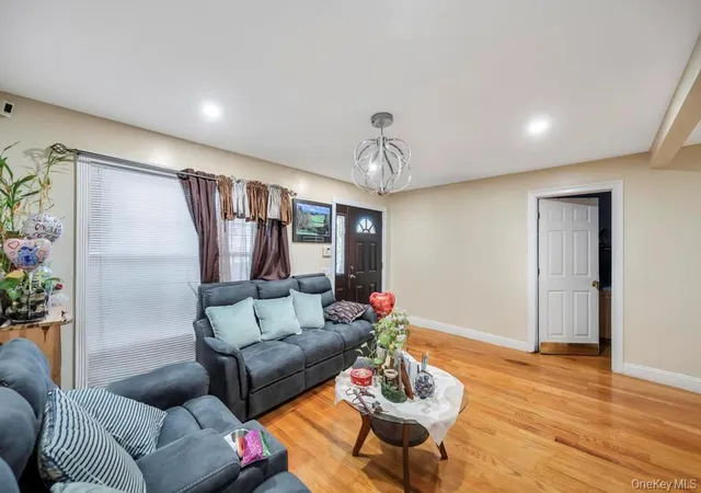 34th image of 69 E 8th St, Huntington Station, NY 11746 | MLS# 948994