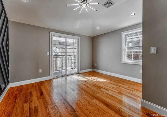 4th image of 116-39 Newburg St, Saint Albans, NY 11412 | MLS# 949085