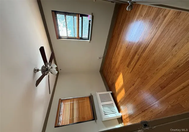 2nd image of 40 Terrace Circle #4C, Great Neck, NY 11021 | MLS# 949244