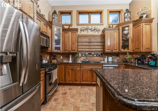 Photo 3 of Sale Pending at 8611 165th Avenue, New York, NY 11414 | MLS# 949286 | Listing updated on 2026-08-22
