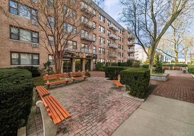 2nd image of 3 Birchwood Ct #2J, North Hempstead, NY 11501 | MLS# 949344