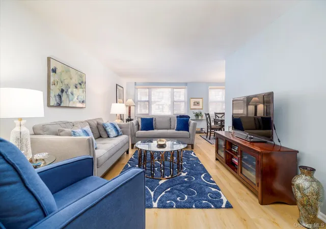 4th image of 3 Birchwood Ct #2J, North Hempstead, NY 11501 | MLS# 949344
