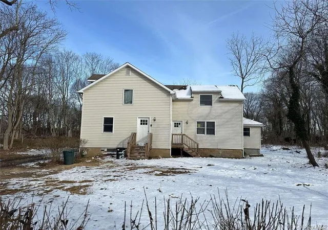 Photo 3 of Single family home for sale at 493 Munsell Rd, Brookhaven, NY 11772 | MLS# 949387 | Listing updated on 2026-07-29
