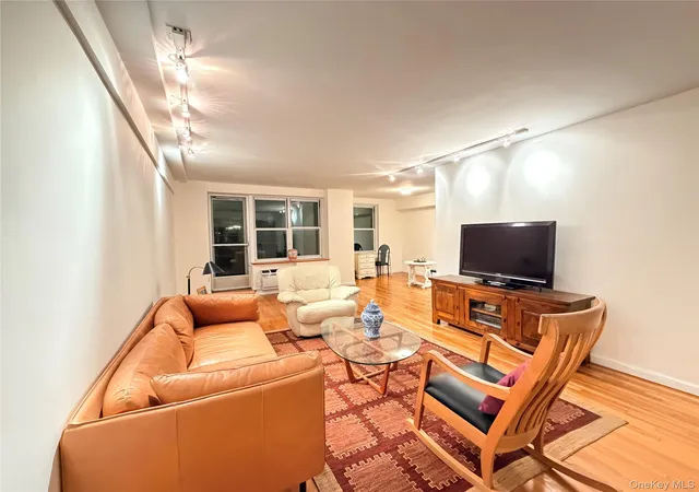 2nd image of 142-05 Roosevelt Ave #519, Flushing, NY 11354 | MLS# 949604