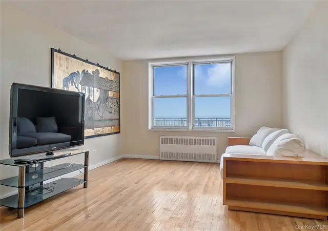 4th image of 133 Beach 120Th St #1E, Rockaway Park, NY 11694 | MLS# 949606
