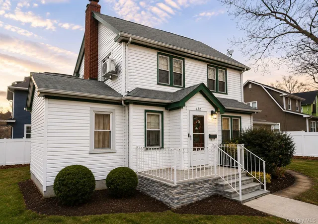 Photo 3 of Single family home for sale at 11202 Witthoff Ave, New York, NY 11429 | MLS# 949700 | Listing updated on 2026-08-03