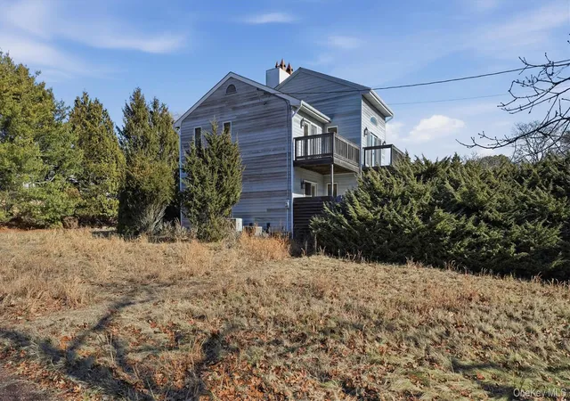 Photo 3 of Sale Pending at 103 Middle Pond Rd, Southampton, NY 11968 | MLS# 949783 | Listing updated on 2026-04-02