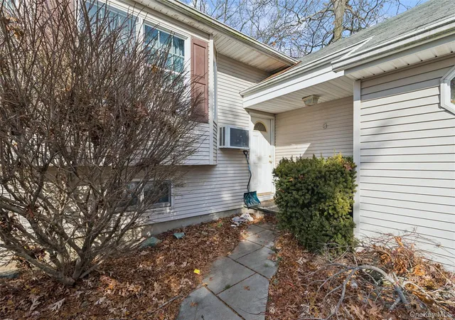 4th image of 3 Allegheny Dr W, Farmingville, NY 11738 | MLS# 949784