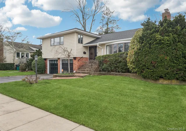 1st image of 15 Baylis Pl, Hempstead, NY 11563 | MLS# 949871