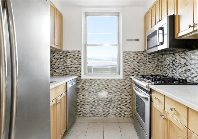 3rd image of 118-17 Union Tpke #16G, Forest Hills, NY 11375 | MLS# 949905