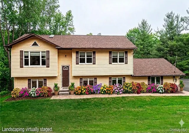Homes for sale in Warwick, NY | 26 Waterbury Rd, Warwick, NY 10990 | MLS# 949951