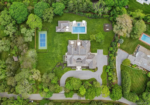 39th image of 4 Heatherwood Ln, Quogue, NY 11959 | MLS# 949985