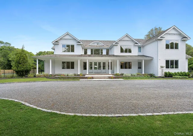 5th image of 4 Heatherwood Ln, Quogue, NY 11959 | MLS# 949985