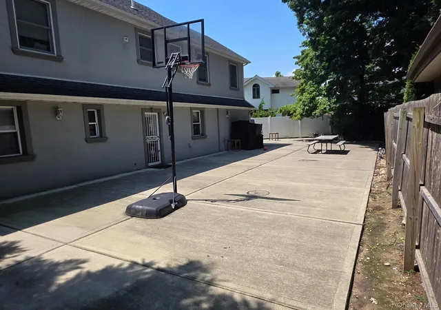 4th image of 412 Coolidge St, Hempstead, NY 11552 | MLS# 950036