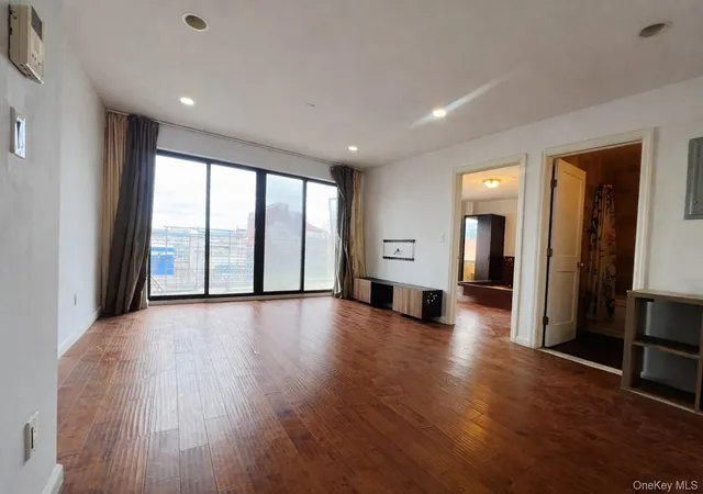 3rd image of 3138 137Th St #5A, New York, NY 11354 | MLS# 950150