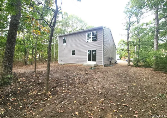 18th image of 510 Neighborhood Rd, Shirley, NY 11967 | MLS# 950157
