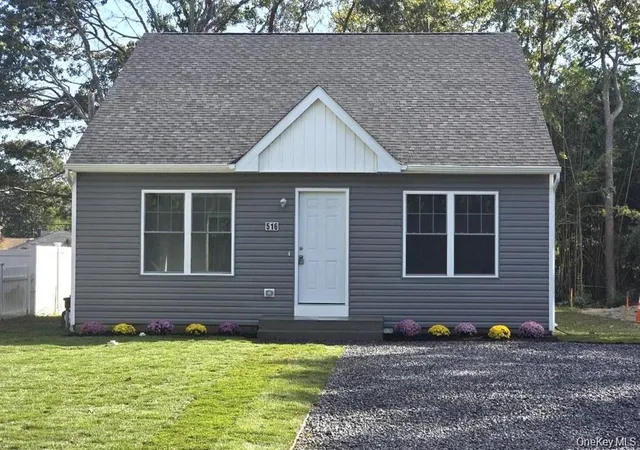 1st image of 510 Neighborhood Rd, Shirley, NY 11967 | MLS# 950157