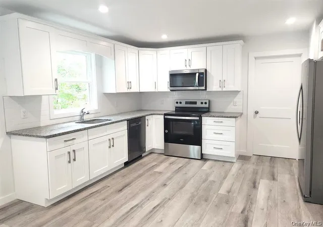 4th image of 510 Neighborhood Rd, Shirley, NY 11967 | MLS# 950157
