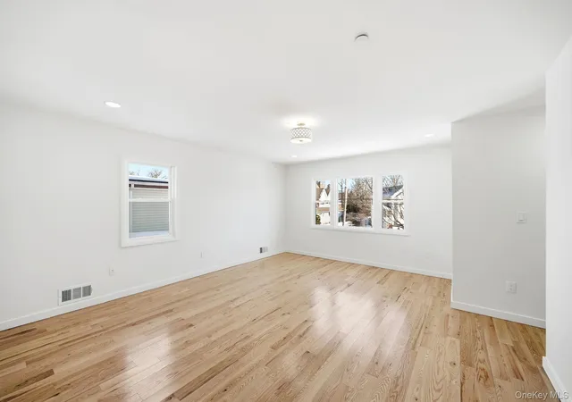 5th image of 113 Woodland Ave #A, New Rochelle, NY 10805 | MLS# 950202